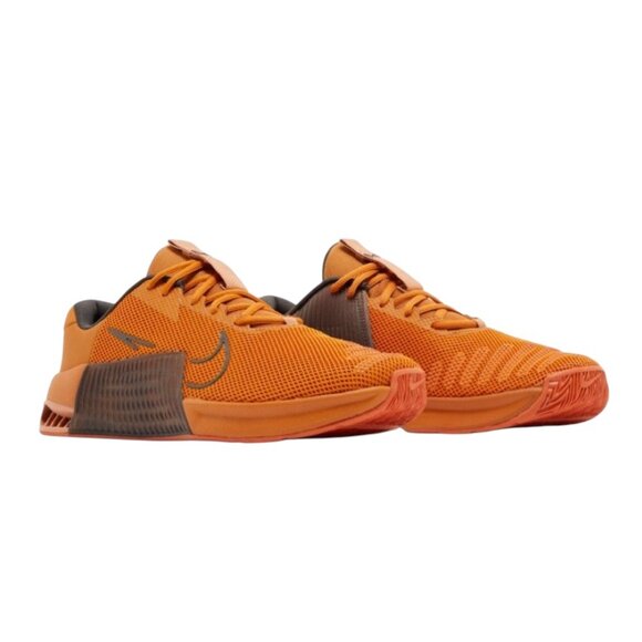 Athletic_Shoes